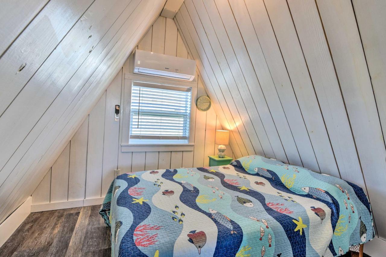 A-Frame Home With Deck - 2 Blocks To Surfside Beach! ภายนอก รูปภาพ