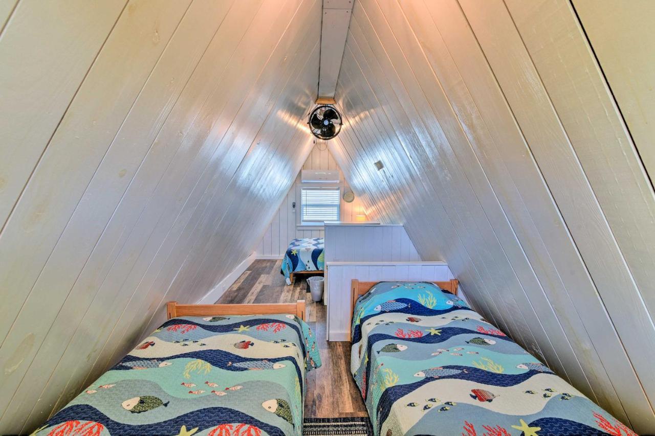 A-Frame Home With Deck - 2 Blocks To Surfside Beach! ภายนอก รูปภาพ